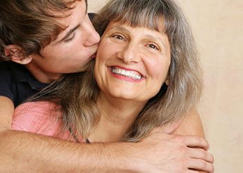 Осторожно, инцест! Мама и сын