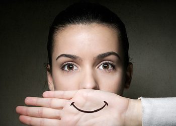 Неуместная улыбка