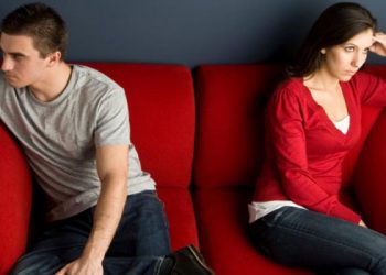 Шантаж носками или ссора на бытовом уровне